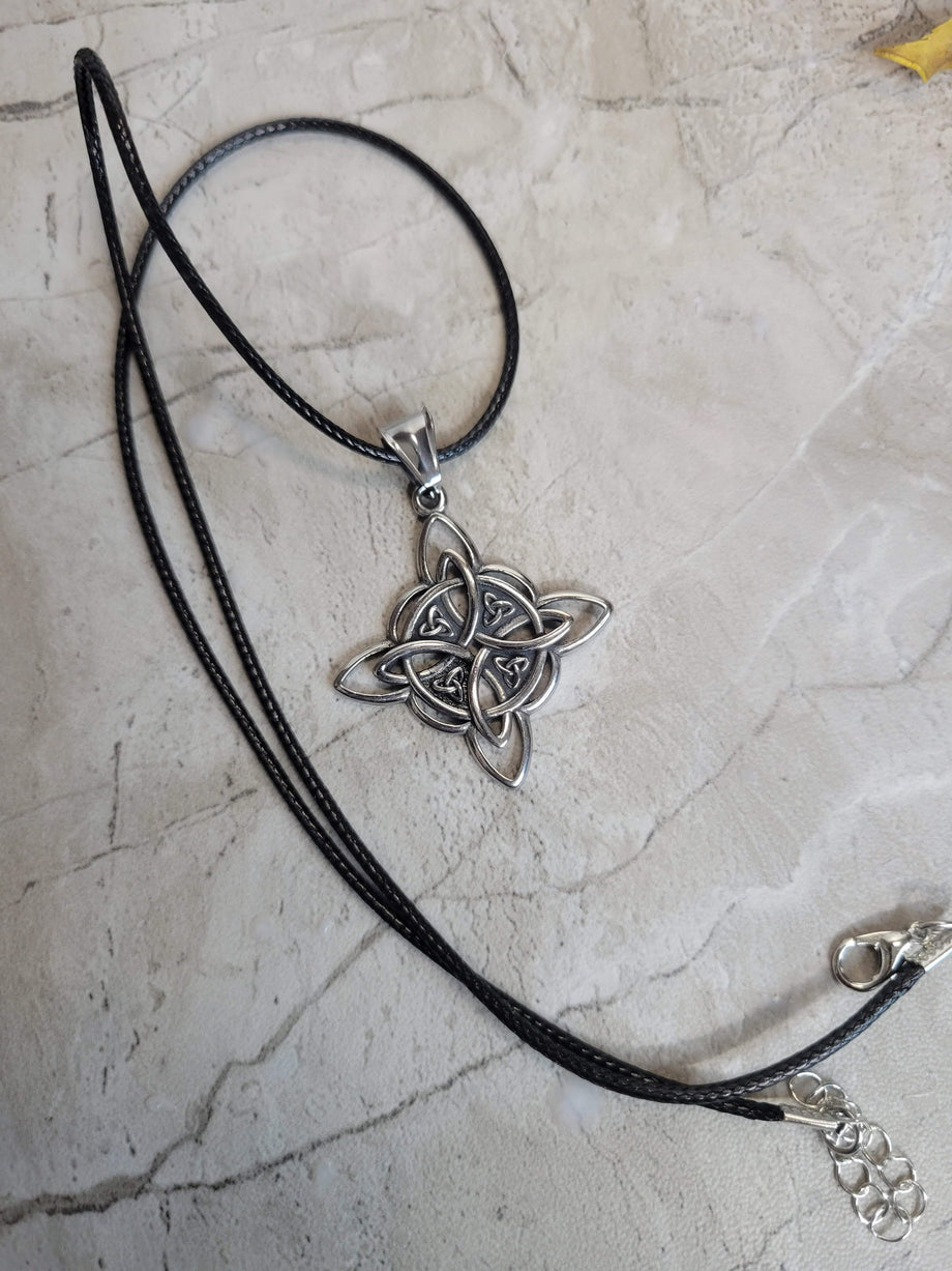 Wiccan necklaces for on sale protection